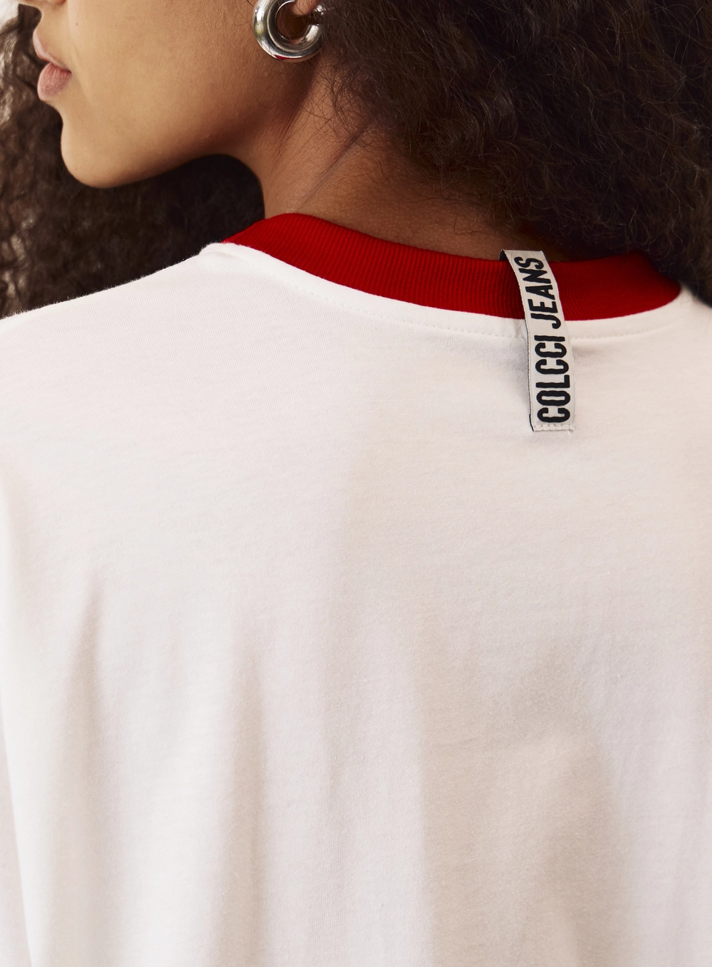 Camiseta Oversized Alongada Estampada Feminina Off Shell