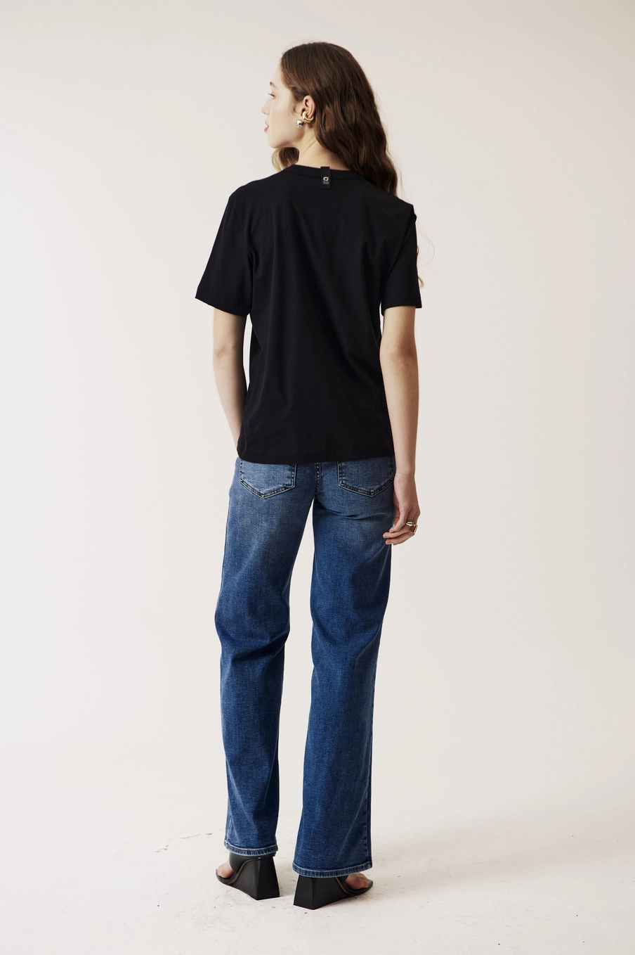 Camiseta Regular Fit Estampada Feminina Preto