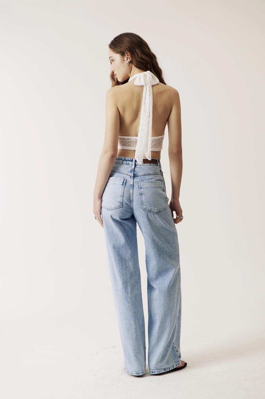 Blusa Slim Halter Neck Com Detalhe Em Renda Off Shell