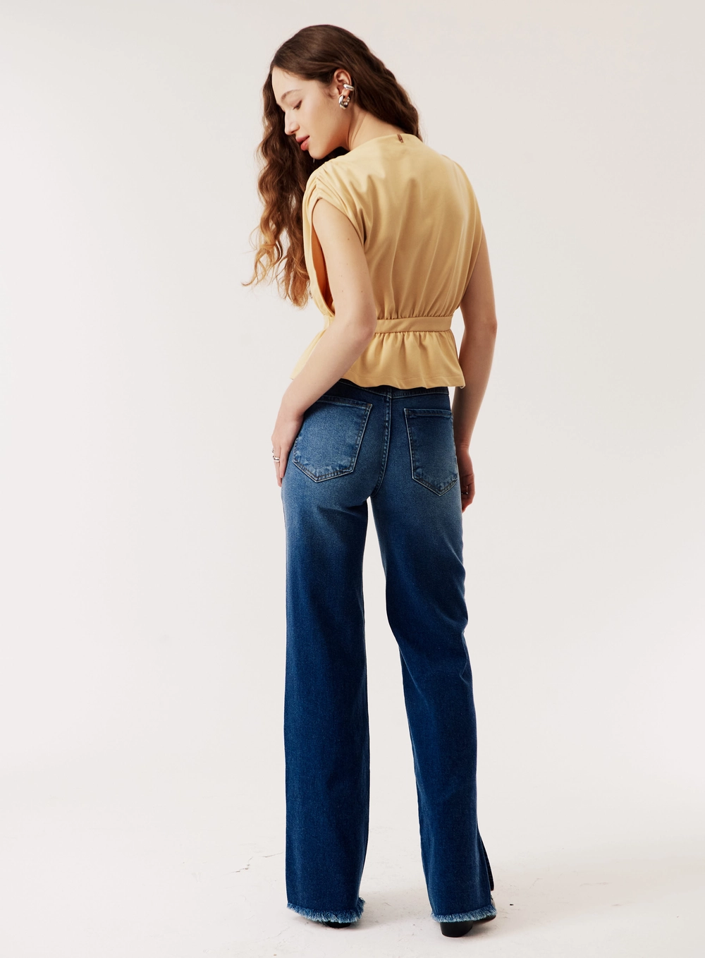 Blusa Peplum Fluida Com Detalhe Franzido Feminina Bege Soybean