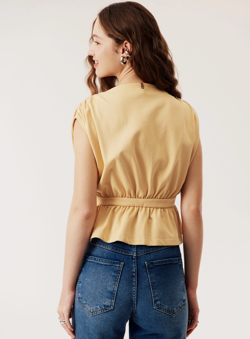 Blusa Peplum Fluida Com Detalhe Franzido Feminina Bege Soybean