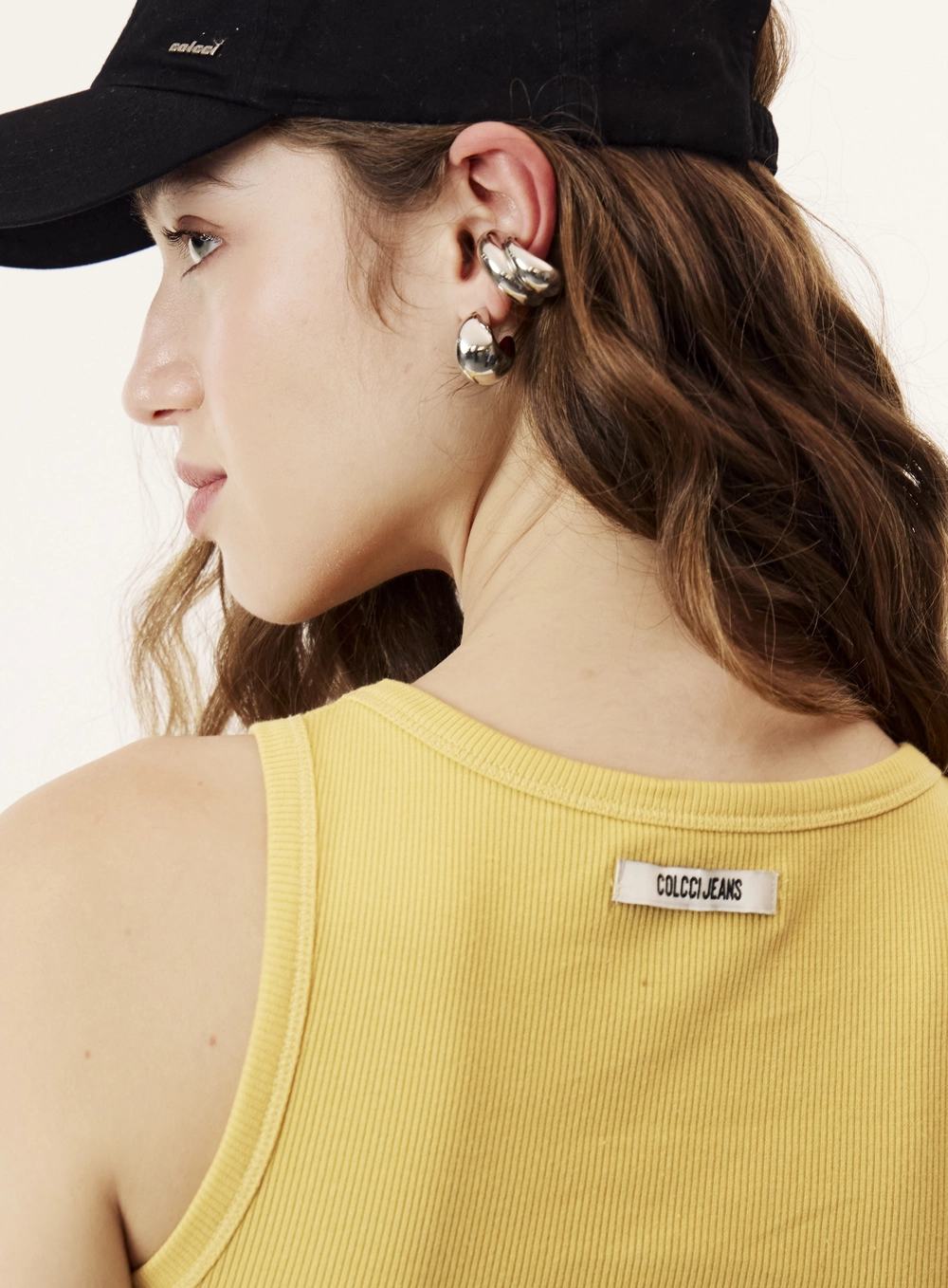 Regata Slim Fit Canelada Com Bordado Feminina Amarelo