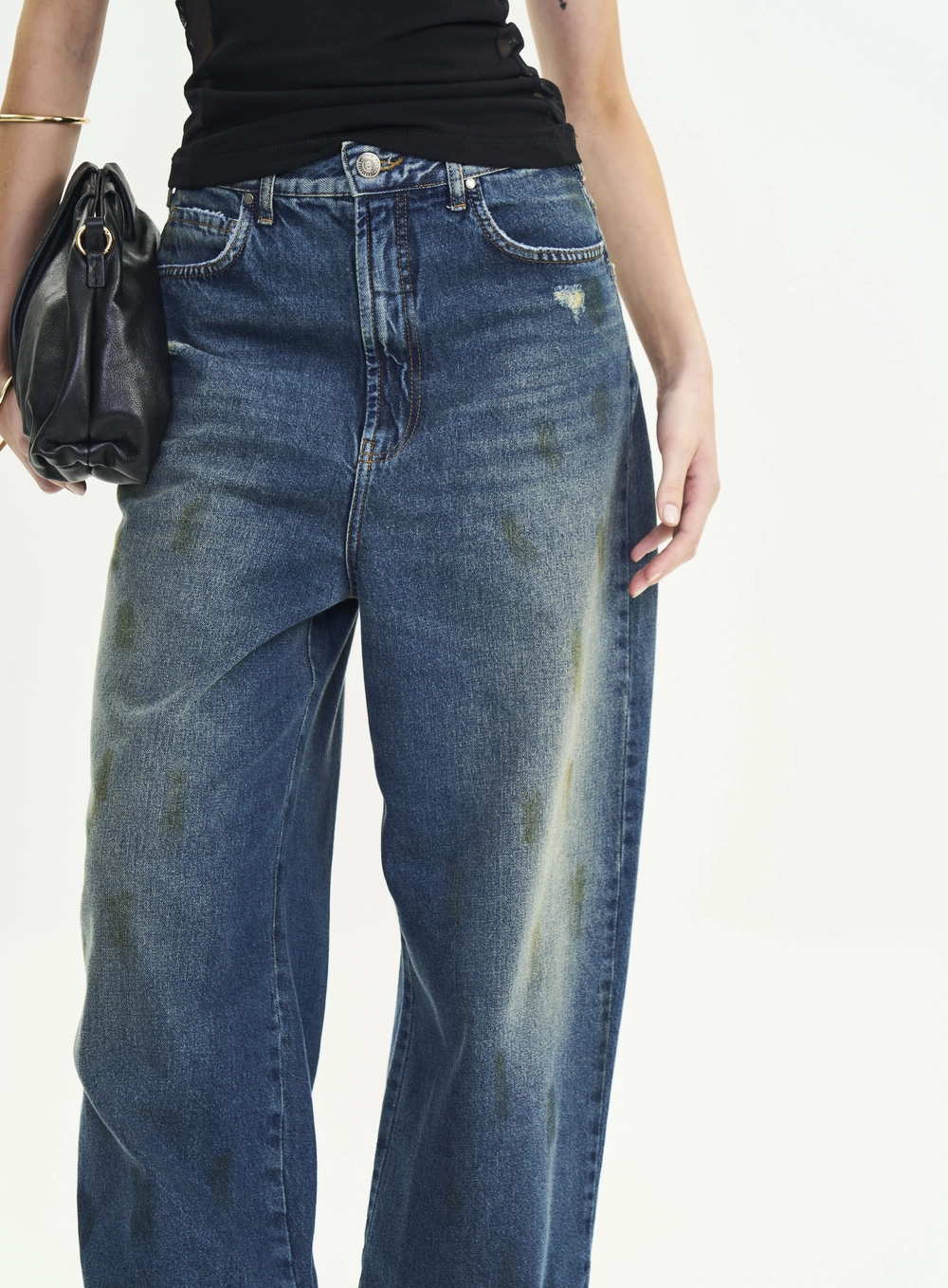 Calça Jeans Barrel Leg Com Detalhes - Livia Índigo