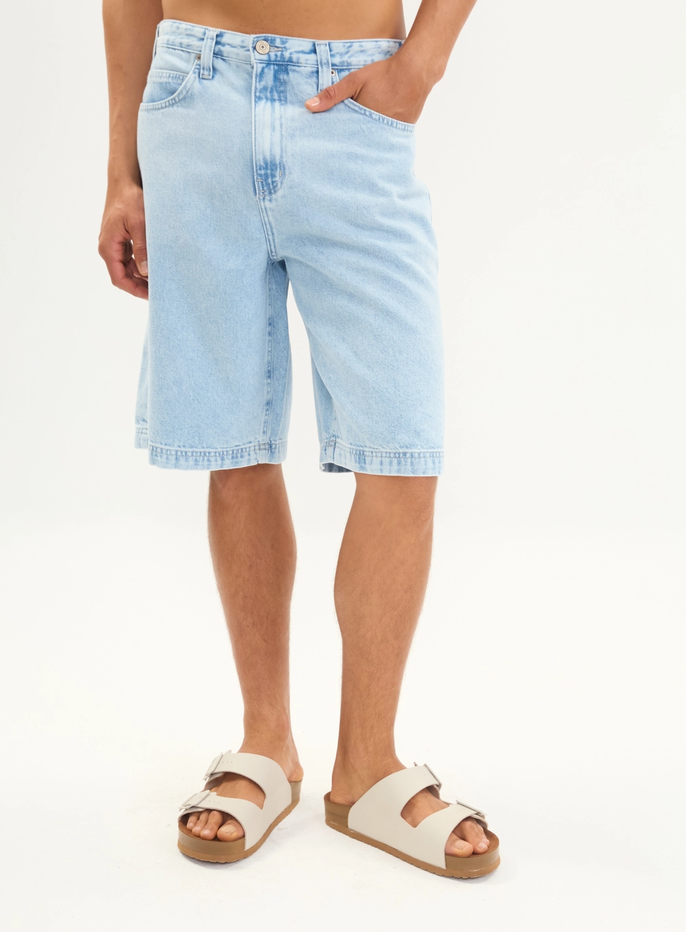 Bermuda Jeans Baggy Lavagem Clara Índigo