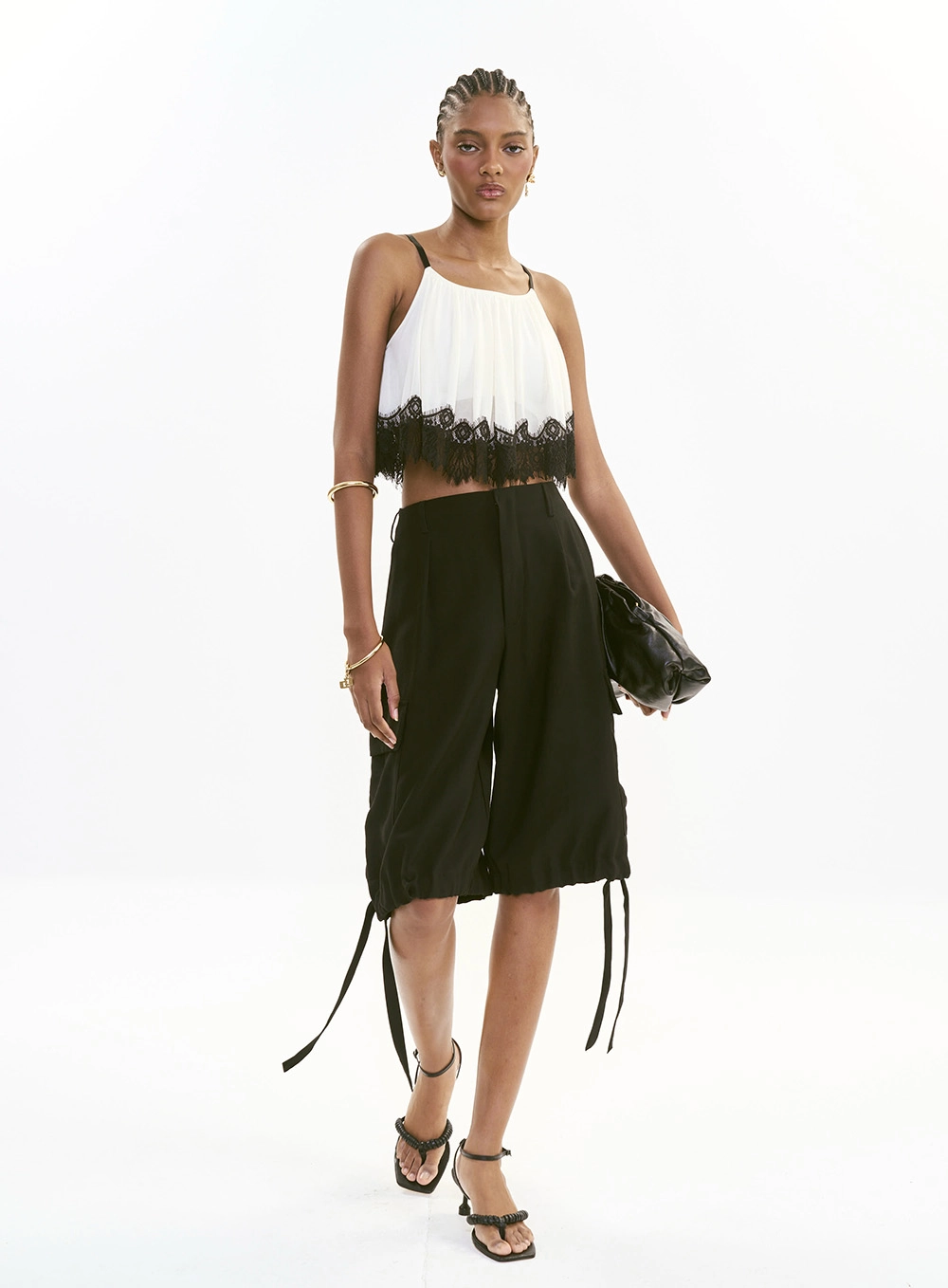 Bermuda Loose Alfaiataria Com Pregas Preto