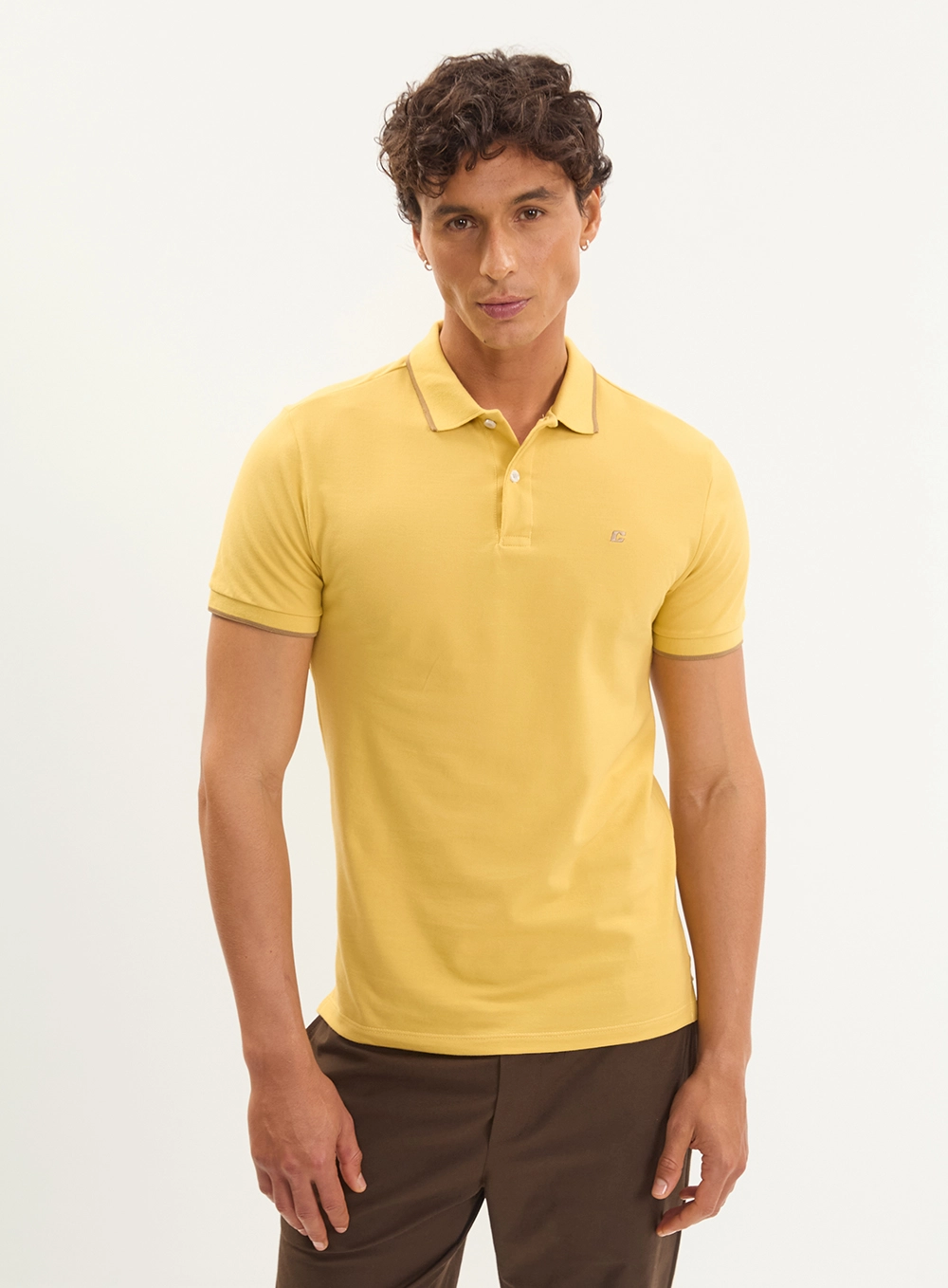 Polo Masculina Slim Com Bordado Amarelo
