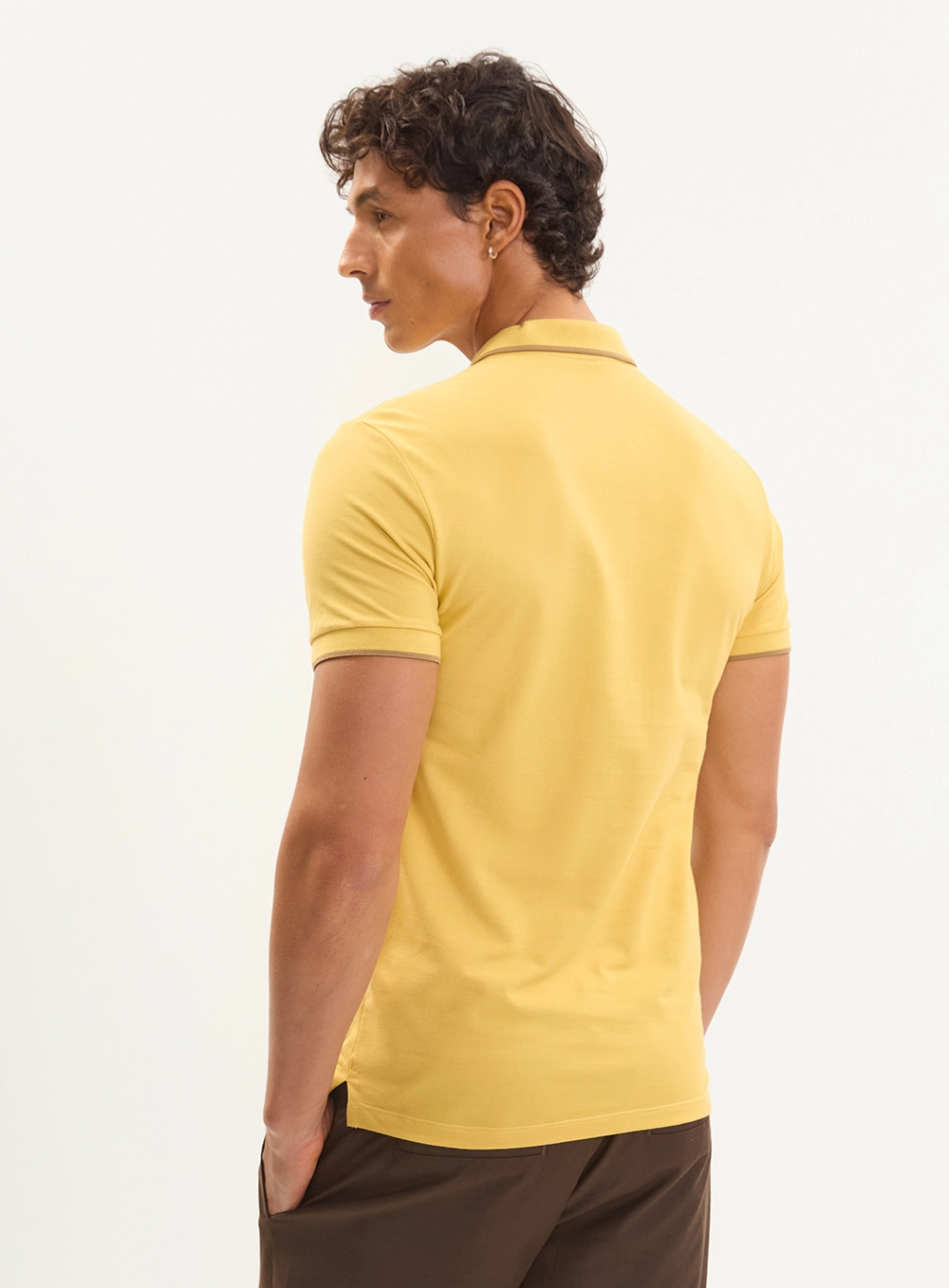 Polo Masculina Slim Com Bordado Amarelo