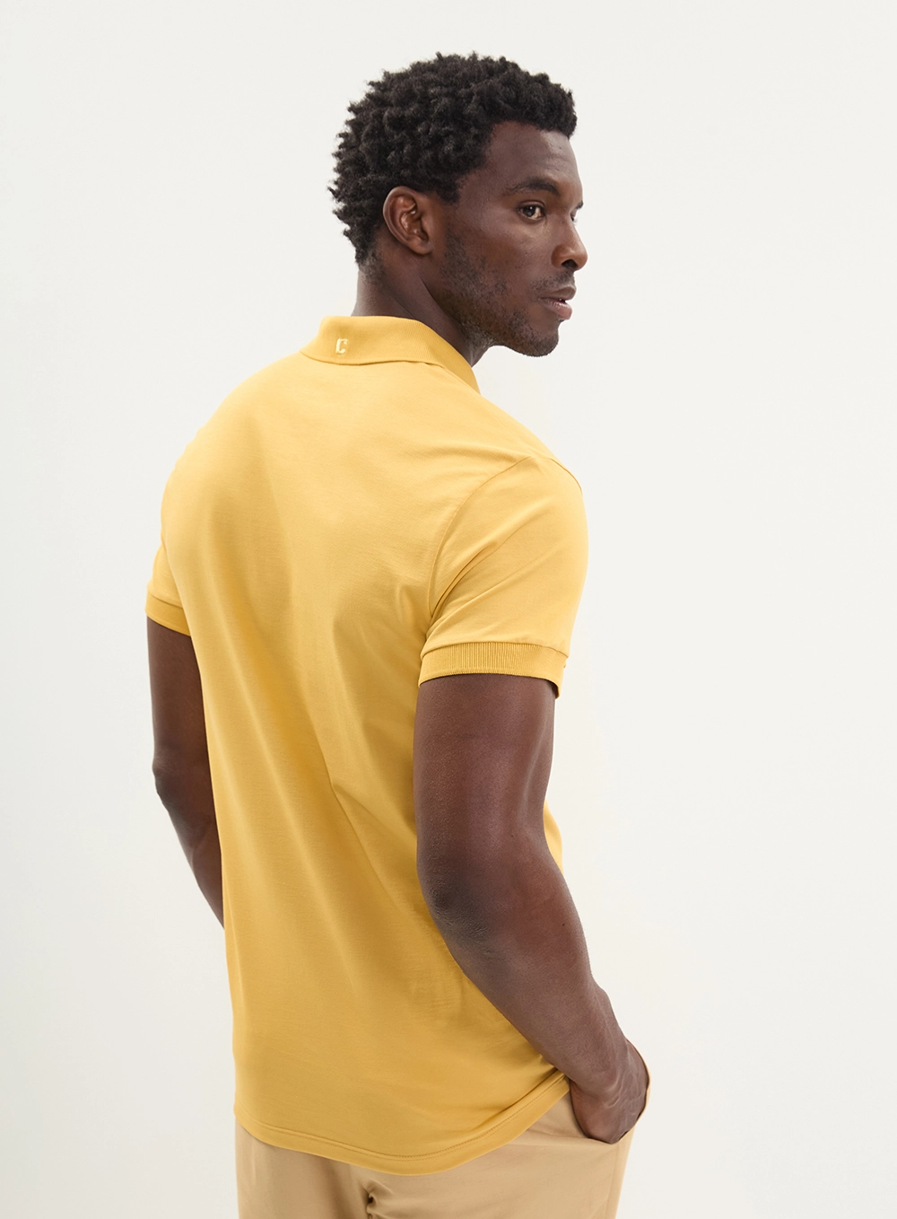 Polo Masculina Pima Com Bordado Amarelo