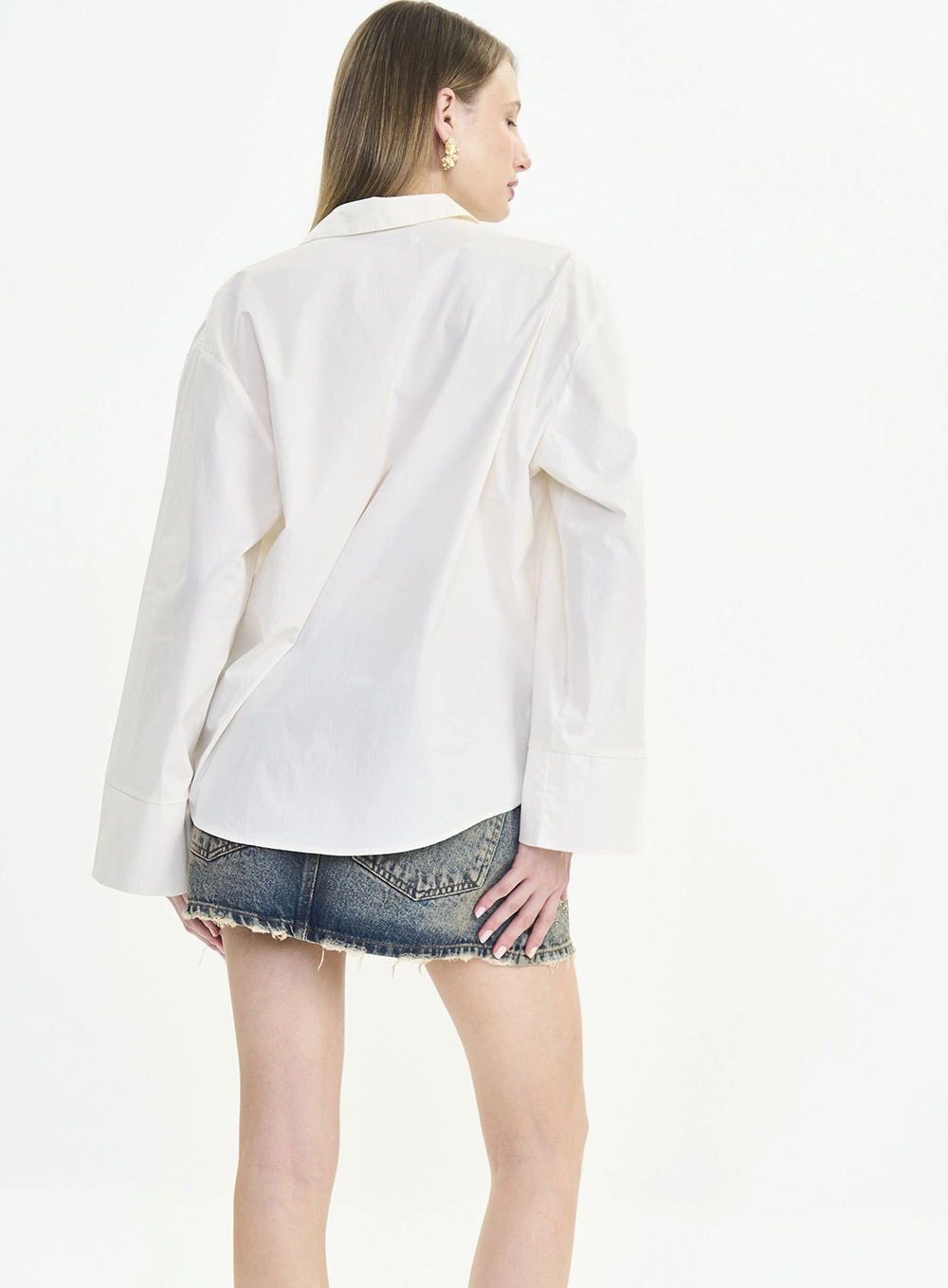Camisa Feminina Loose Manga Longa Com Bolsos Off Shell