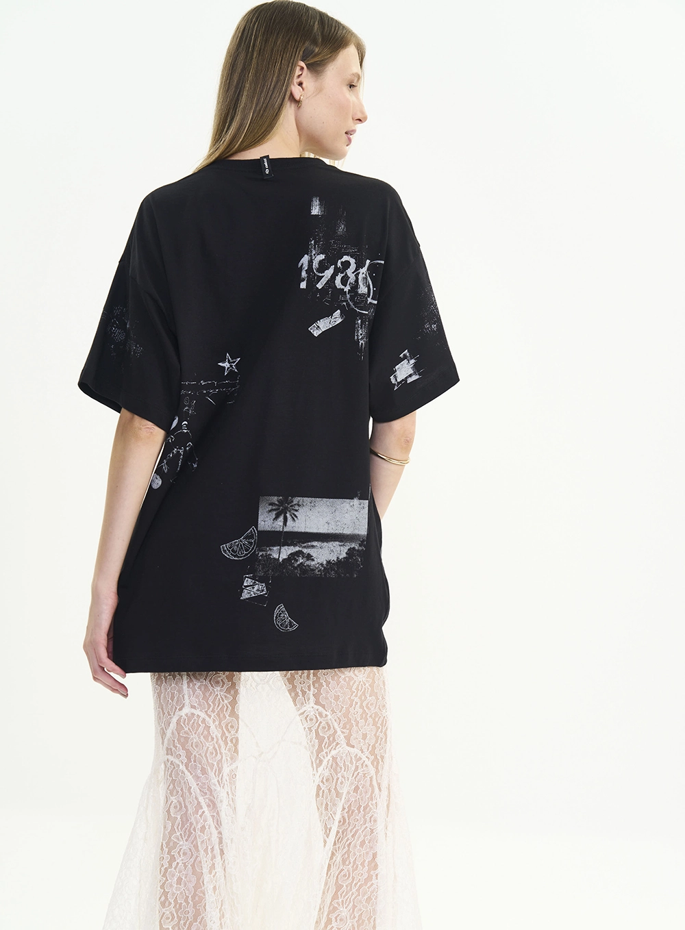 Camiseta Oversized Ampla Estampada Preto