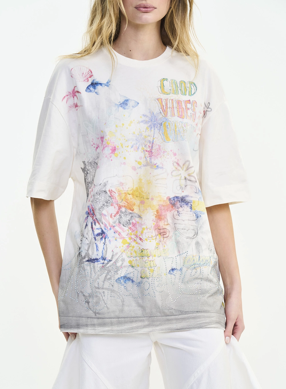Camiseta Feminina Oversized Estampa Good Vibes Off Shell