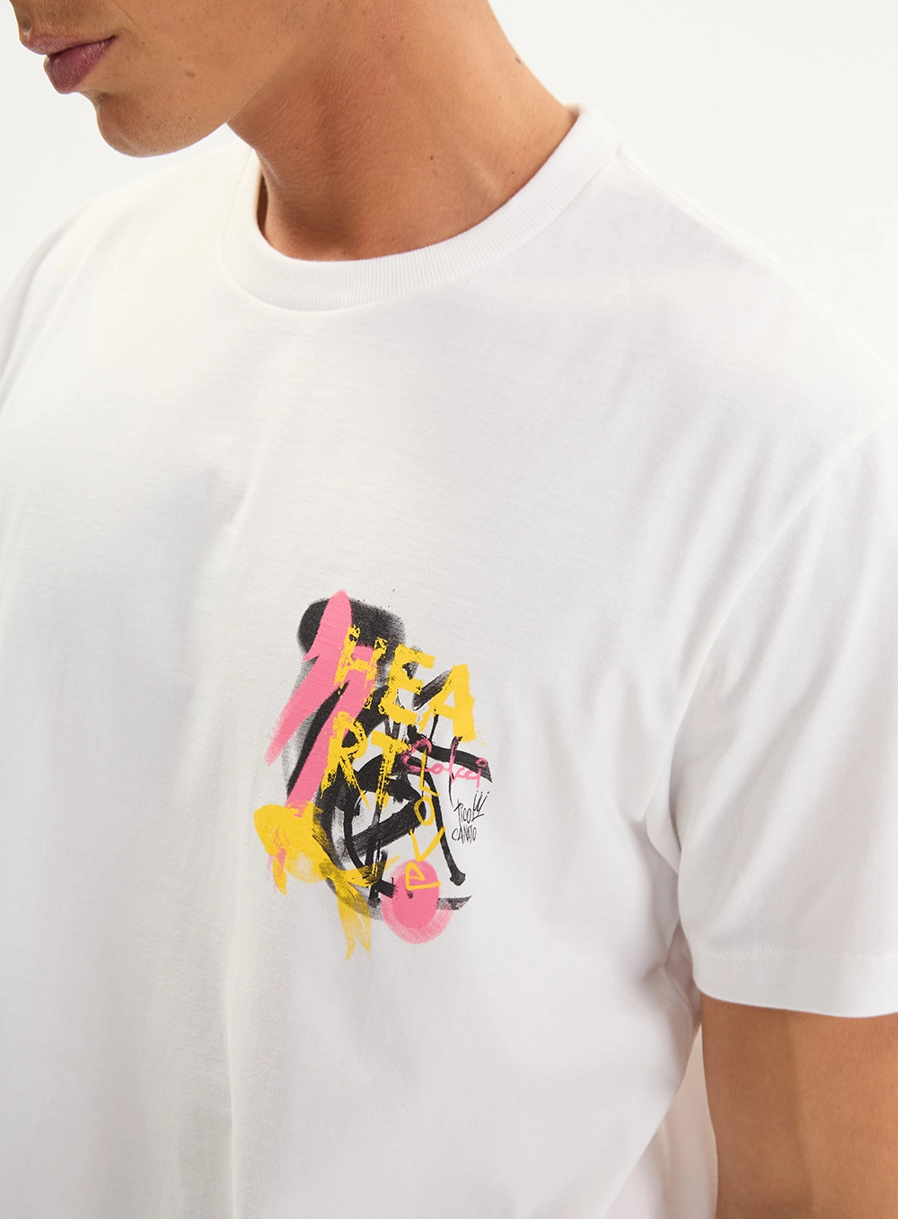 Camiseta Masculina Básica Regular Logo Localizada Off Shell