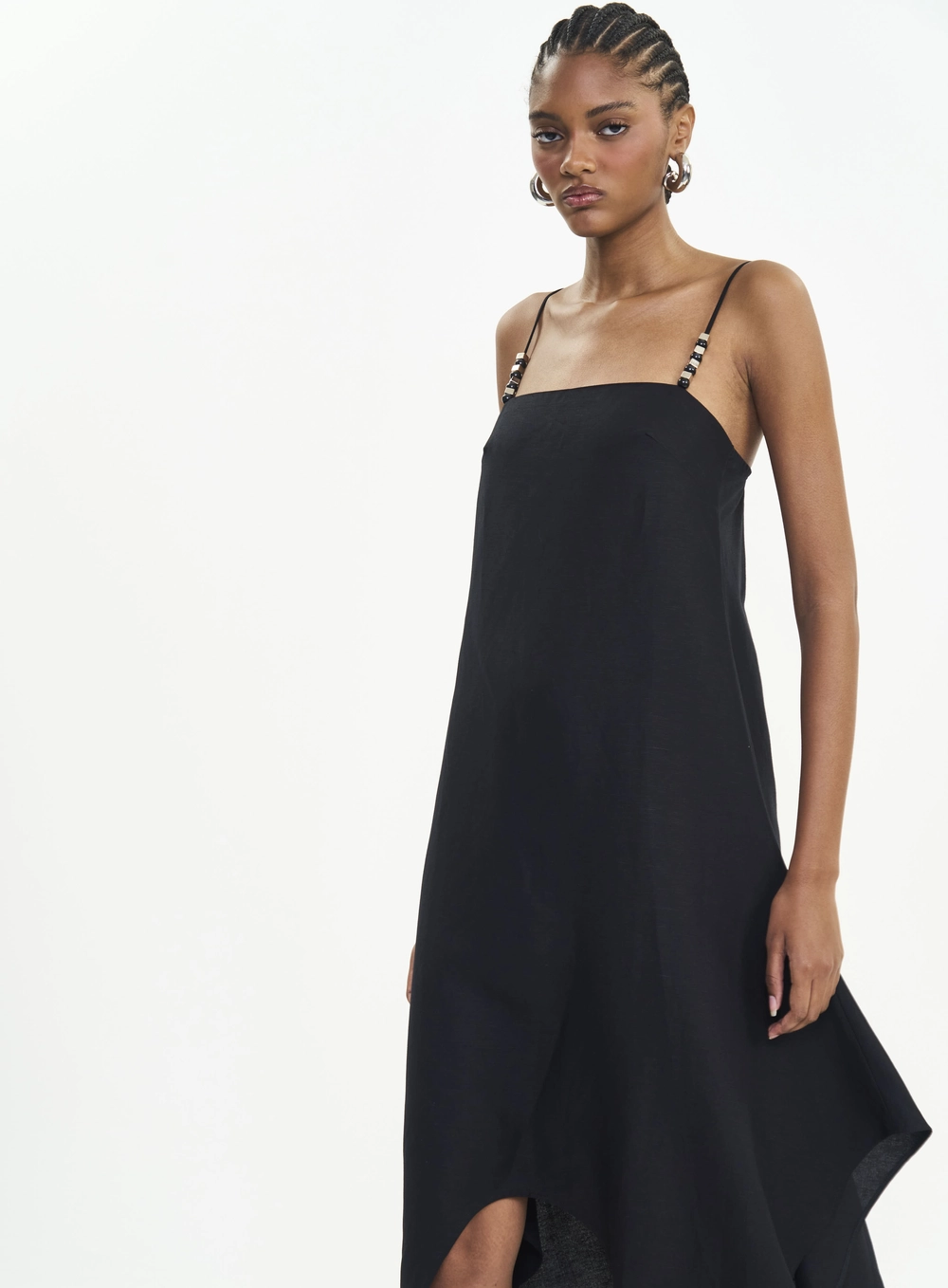 Vestido Midi Evasê De Pontas Assimétricas Preto