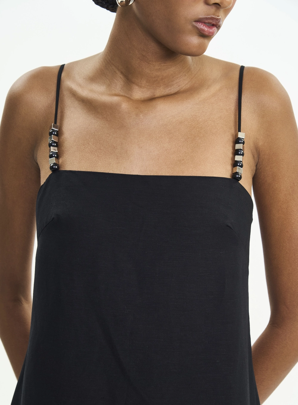 Vestido Midi Evasê De Pontas Assimétricas Preto