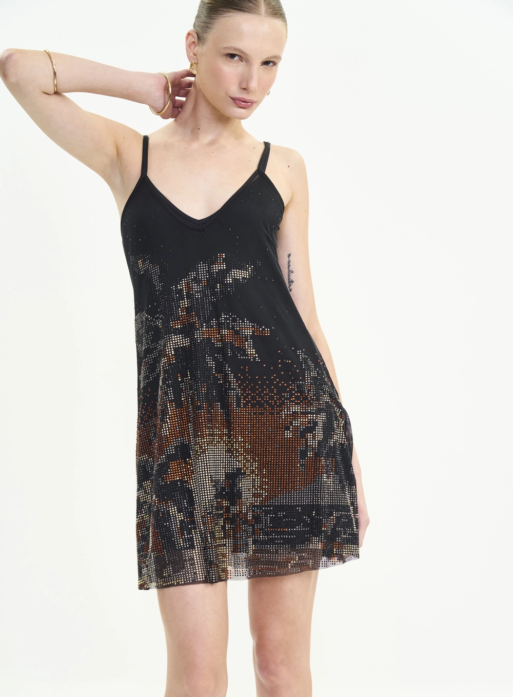 Vestido Curto Evasê De Tule Estampa De Aplicação Preto