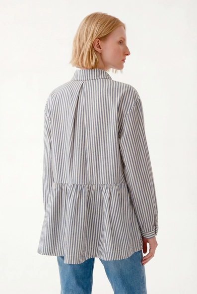 Camisa Feminina Alfaiataria Listrada -  New Fit