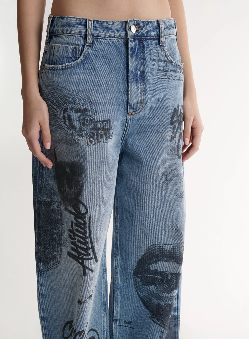 Calça Jeans Wide Leg Com Estampa - Bruna Low Índigo
