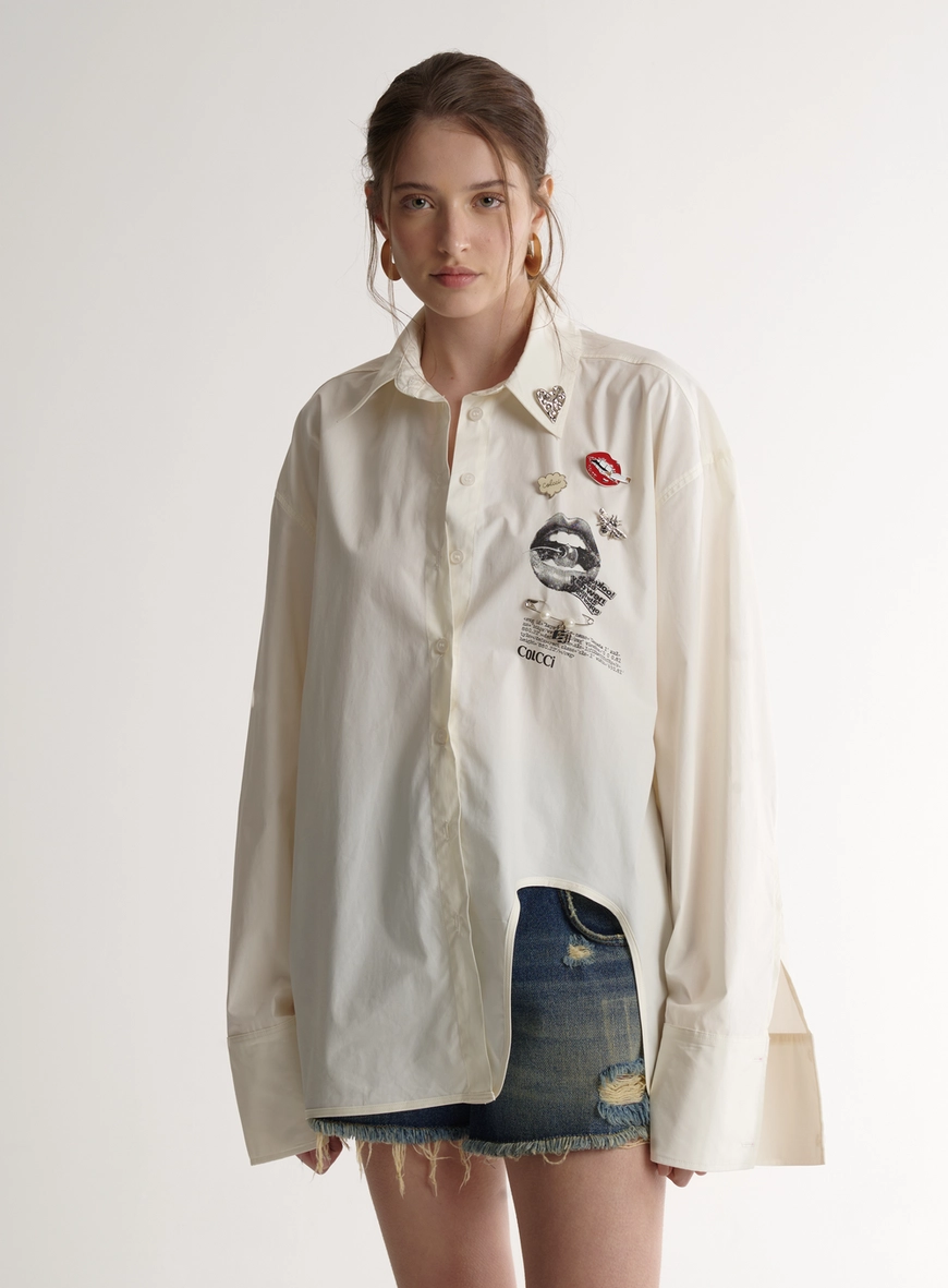 Camisa Feminina Oversized Com Estampa E Broches