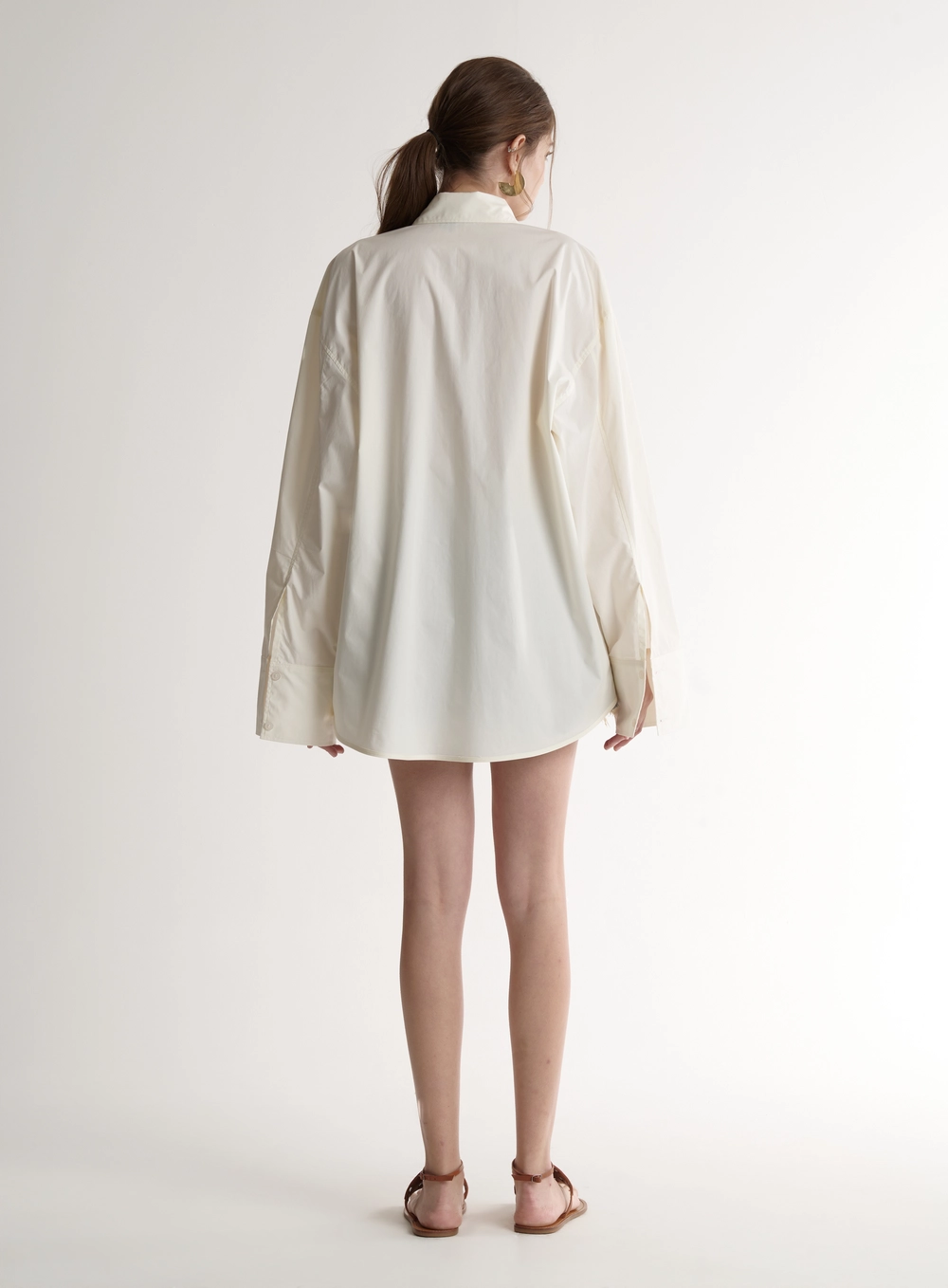 Camisa Feminina Oversized Com Estampa E Broches Off Shell