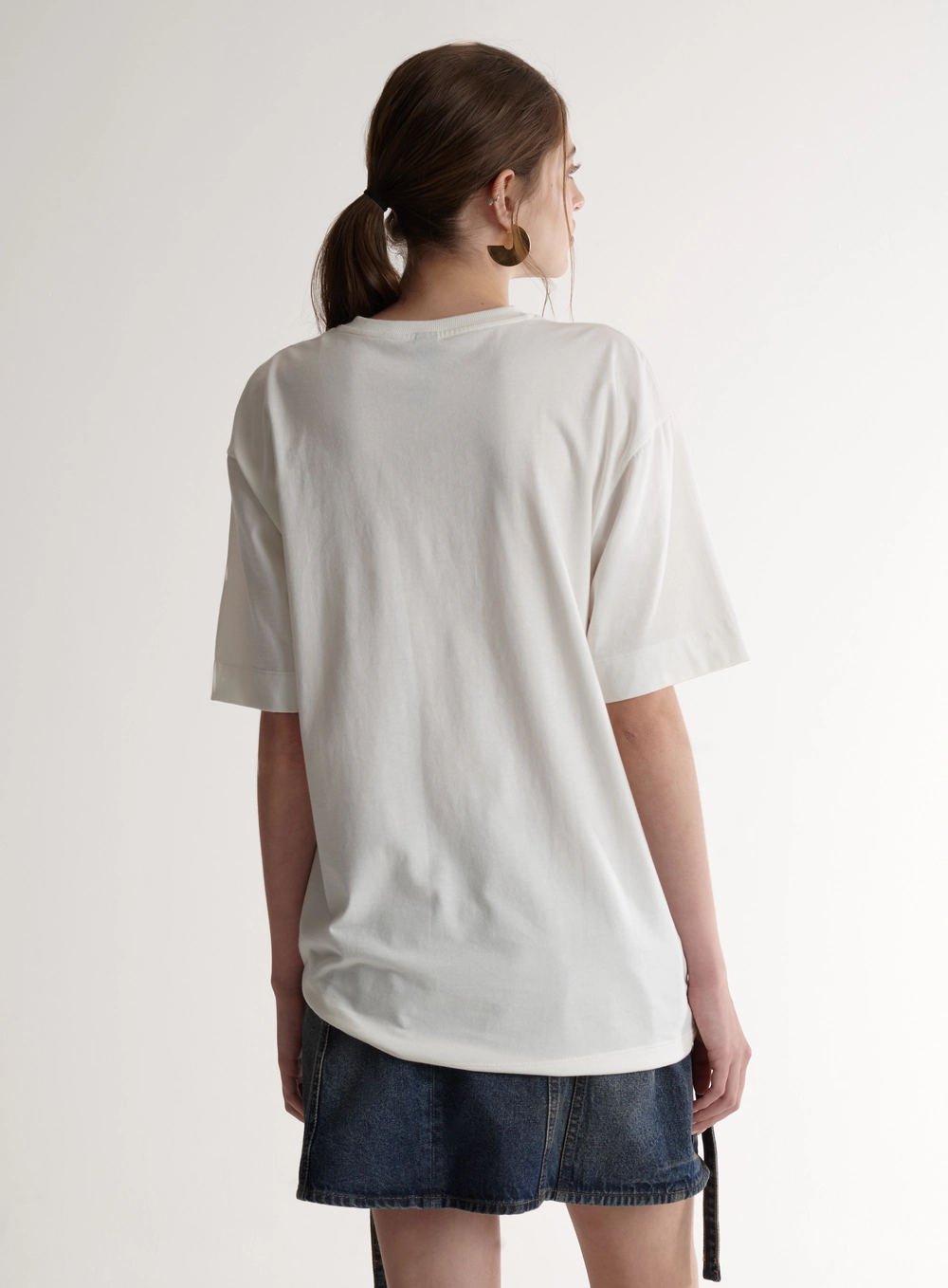 Camiseta Feminina Com Estampa E Broches Off Shell