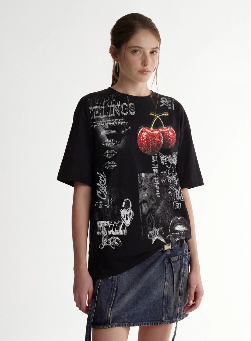 Camiseta Feminina Oversized Com Estampas Gráficas