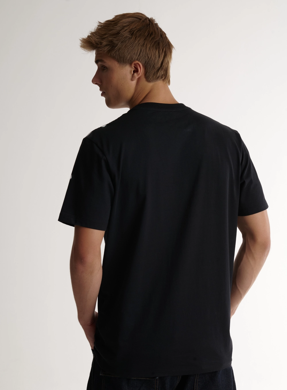 Camiseta Masculina Com Estampa Logo Preto