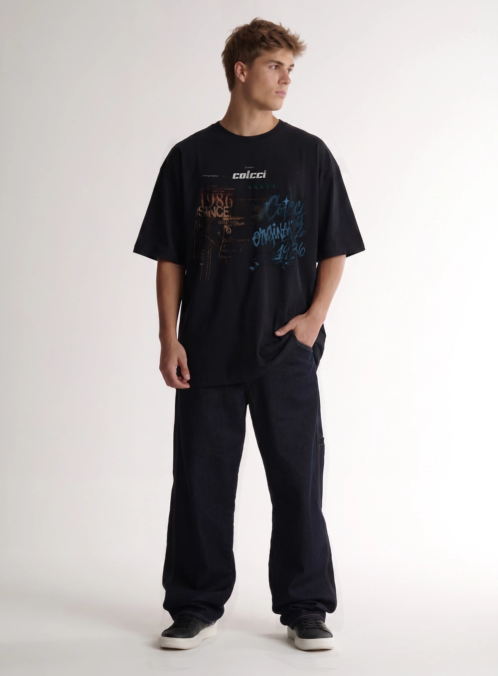 Camiseta Masculina Oversized Com Estampas Gráficas Preto