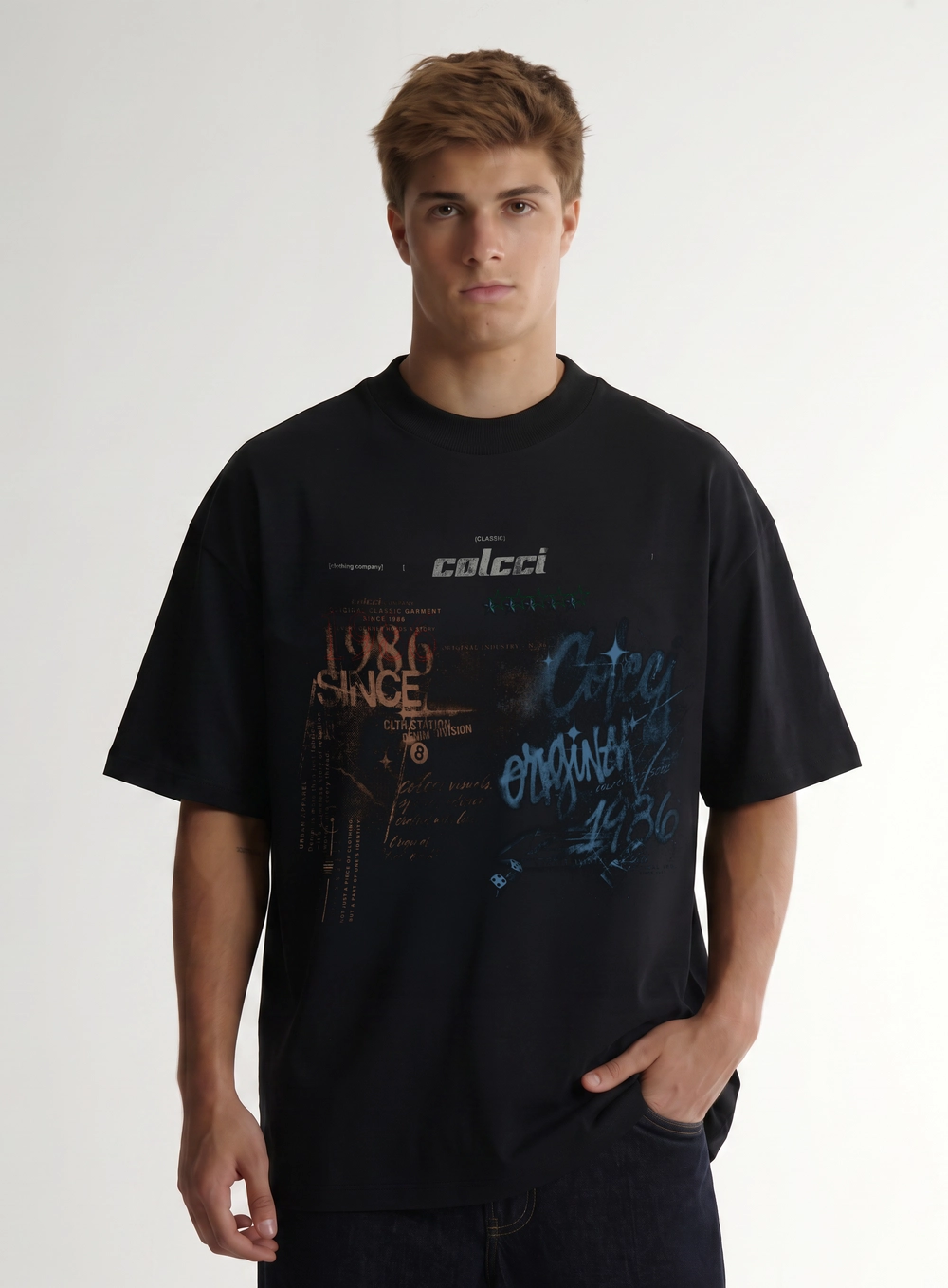 Camiseta Masculina Oversized Com Estampas Gráficas Preto