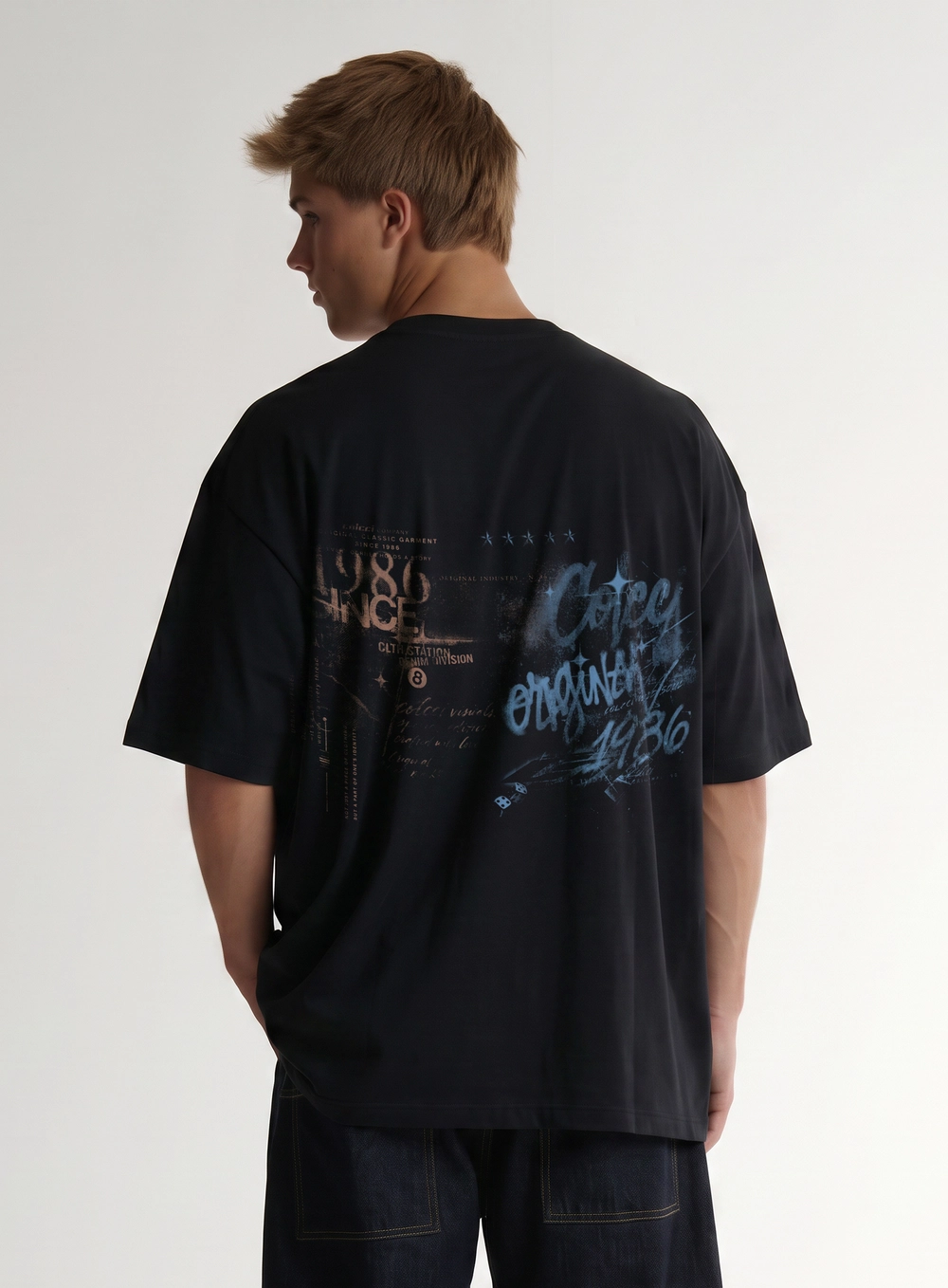 Camiseta Masculina Oversized Com Estampas Gráficas Preto