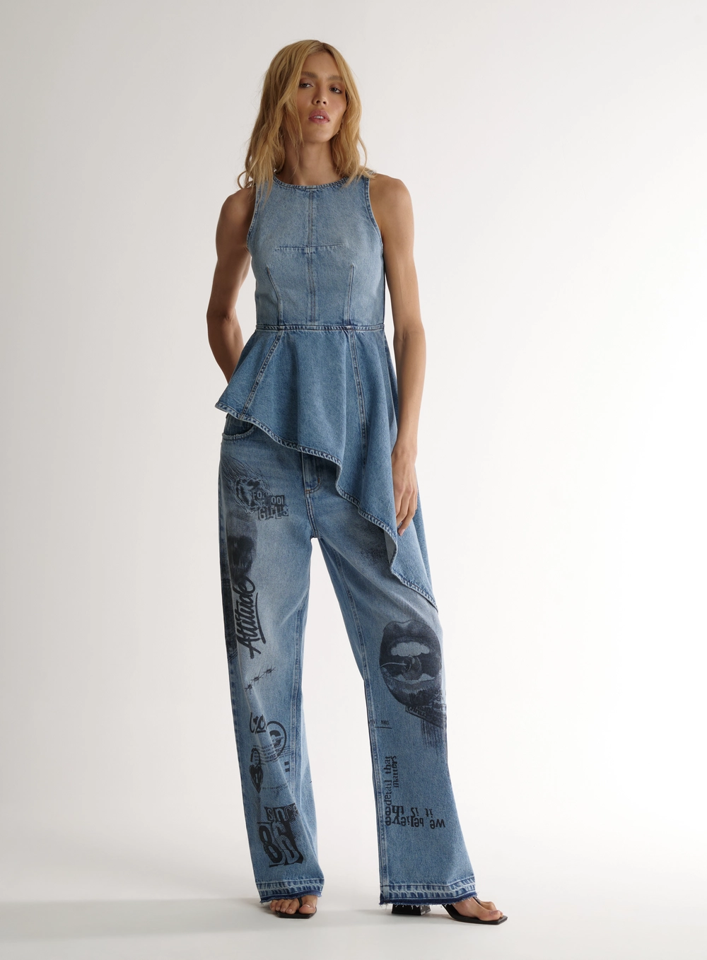 Blusa Jeans Sculptural Com Barra Assimétrica Índigo