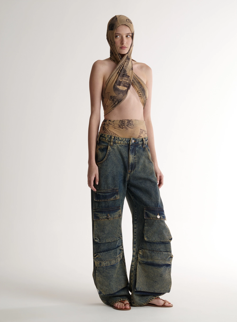 Body Tattoed Em Tule Com Transpasse E Capuz Estampados