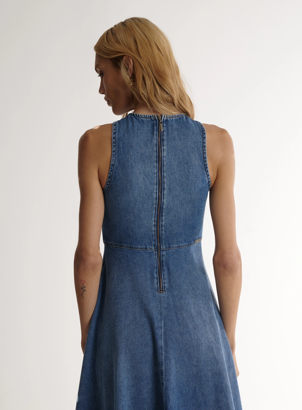 Vestido Jeans Com Decote Transpassado E Assimetria Índigo