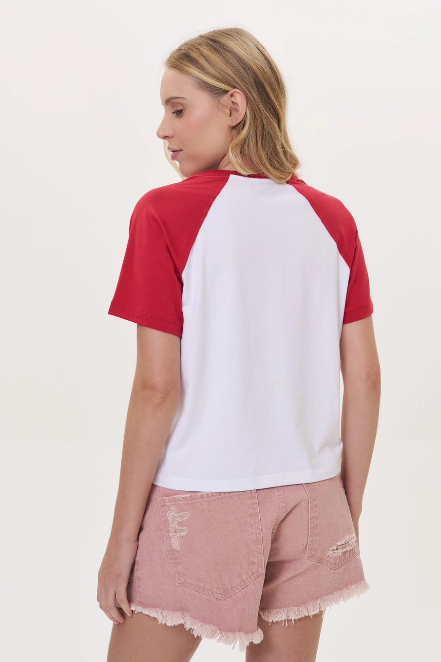 Camiseta Feminina Regular Com Estampa Frontal Estampados 2