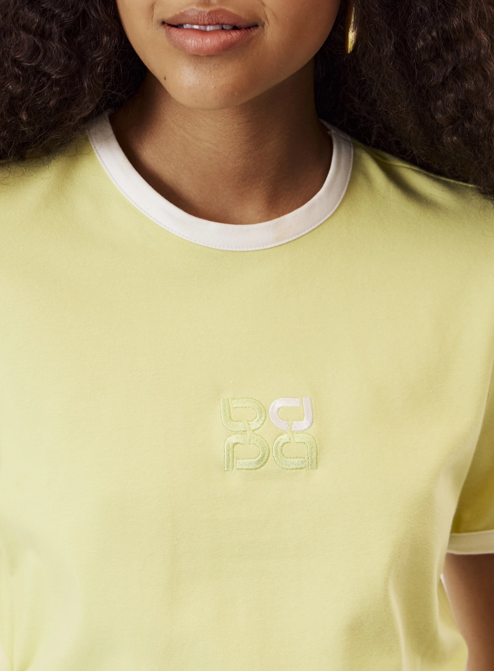 Camiseta Reta Drapeada Com Bordado Feminina Verde