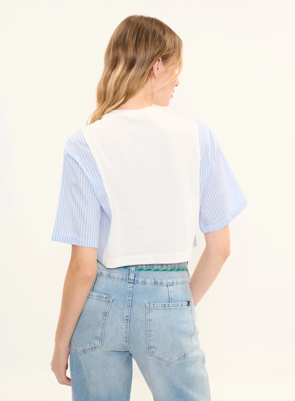 Camiseta Feminina Box Com Estampa Listrada Branco 2