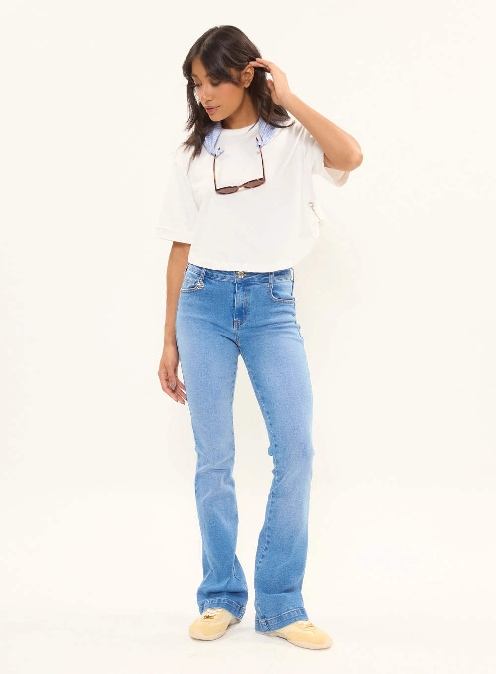 Camiseta Feminina Box Com Detalhe Metal Off Shell 4