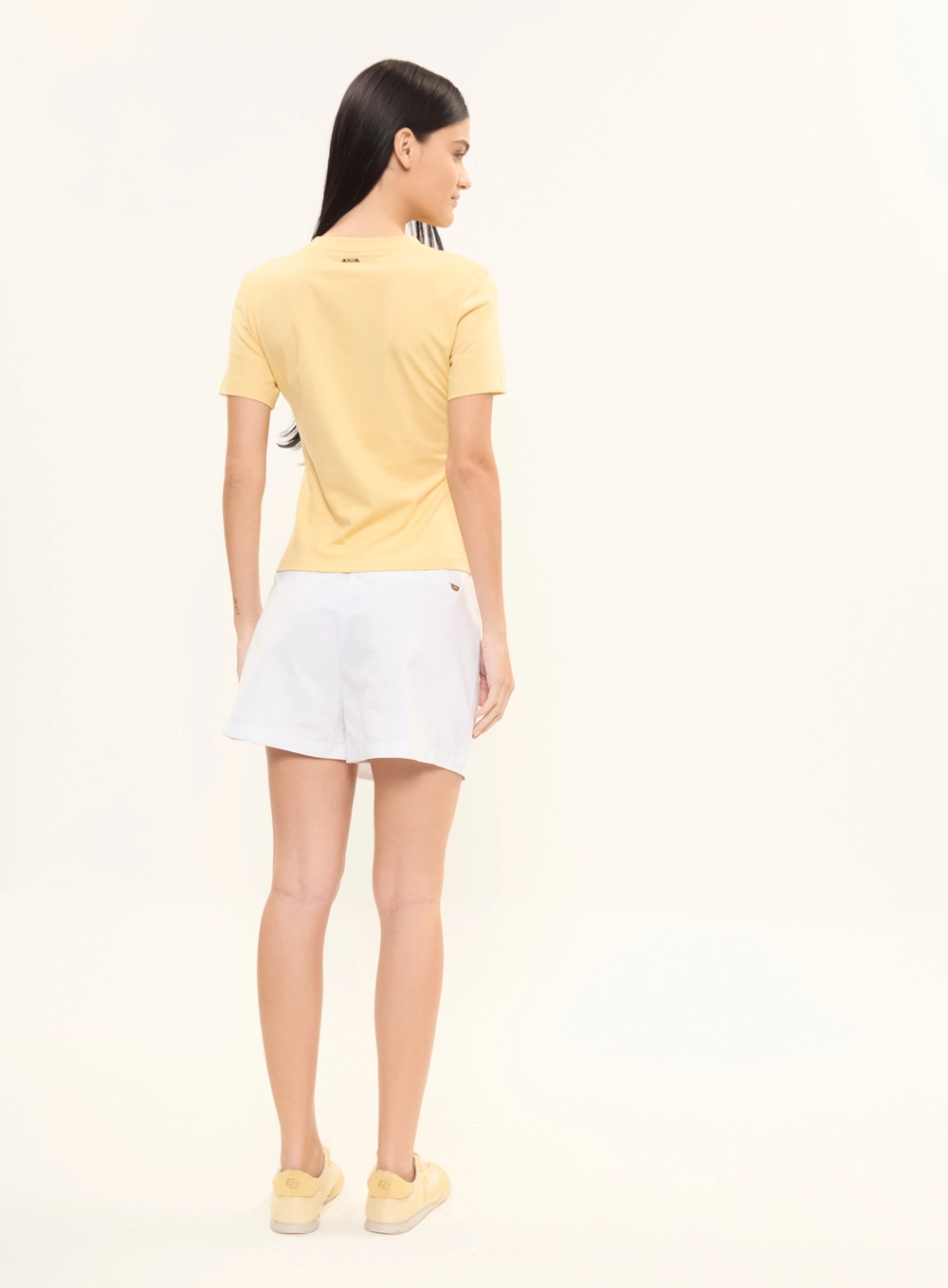 Camiseta Feminina Slim I Love Celebrate Em Strass Amarelo 5