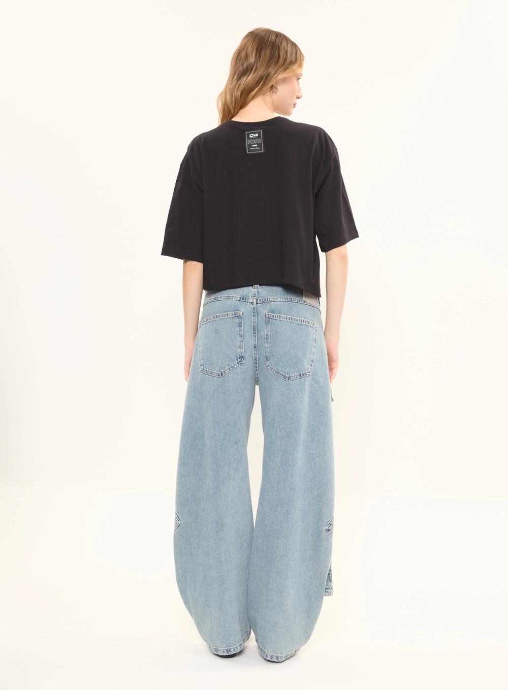 Camiseta Feminina Box Cropped Com Renda Preto 4