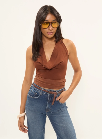 Blusa Slim Frente Única Com Decote Degagê