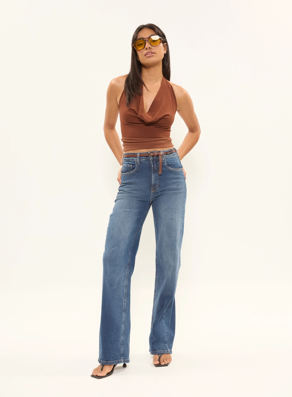 Blusa Slim Frente Única Com Decote Degagê Marrom 5