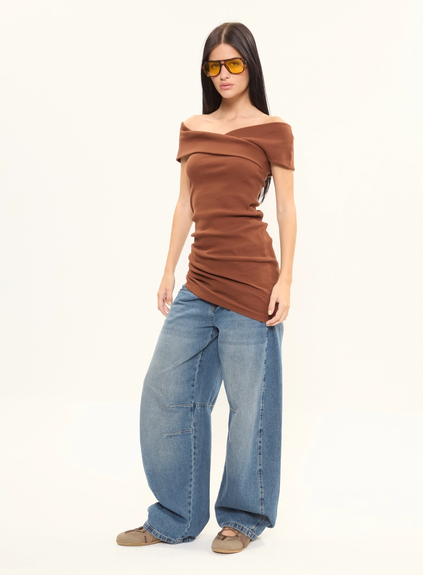 Vestido Curto Slim Canelado Ombro A Ombro Marrom 1